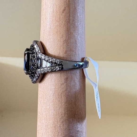 NWT - Bomb Party “Illuminated Heart” RG37572 - Size 8 - Picture 3 of 4